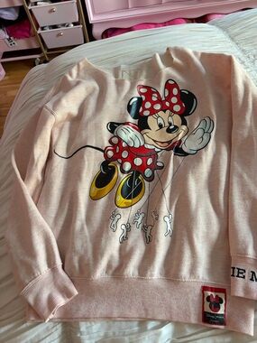Macys thanksgiving day parade Disney Minnie Mouse sweatshirt
